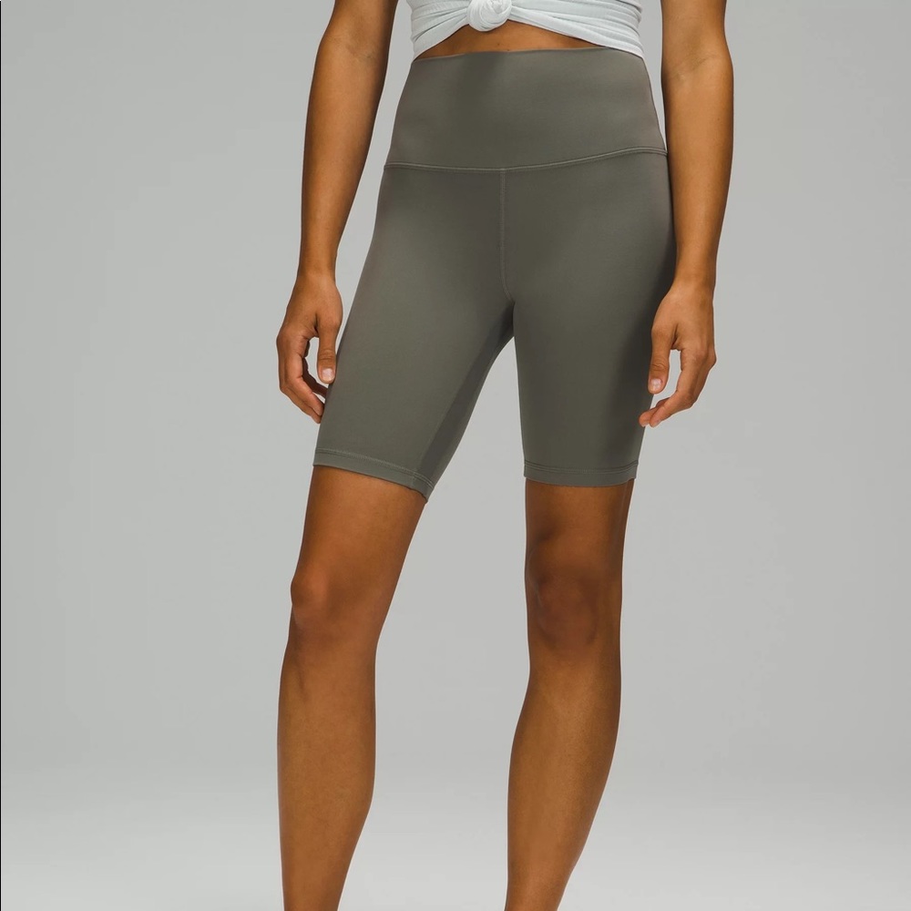 Lululemon NWT Align Short 8” Grey Sage Size 8